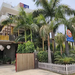 https://aakritii-hotels.hotelsdelhi.org